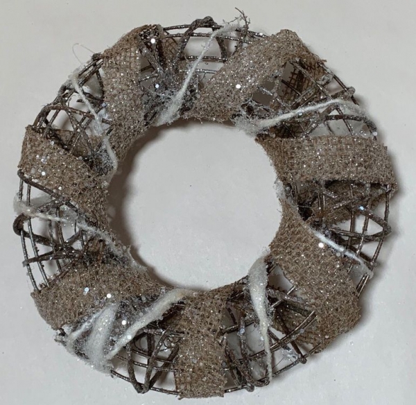 Metallkranz mit Weide, Leinen und Glitter